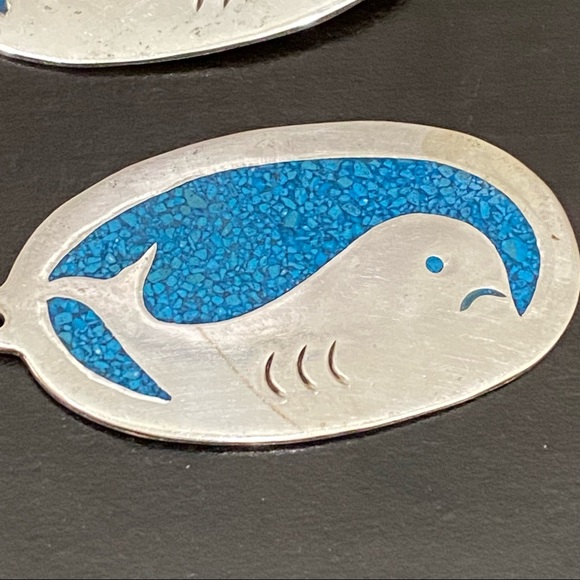 Vintage Unsigned Sterling Silver Whale Turquoise Inlay Drop Earrings - Picture 8 of 9